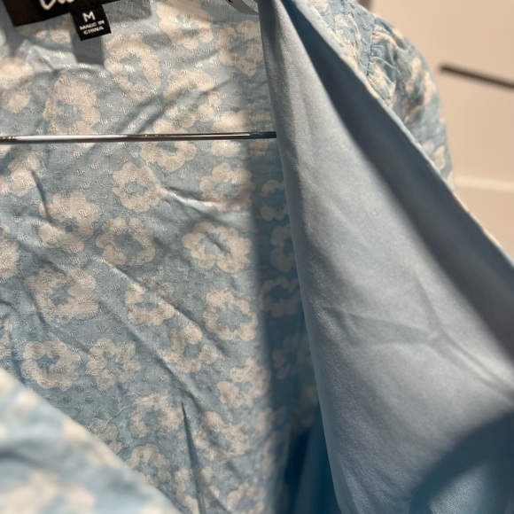 Gorgeous pastel blue & white Lulus mid thigh dress (D1) - Picture 8 of 8